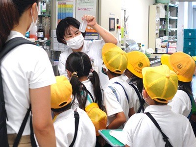 小学生による職員インタビュー